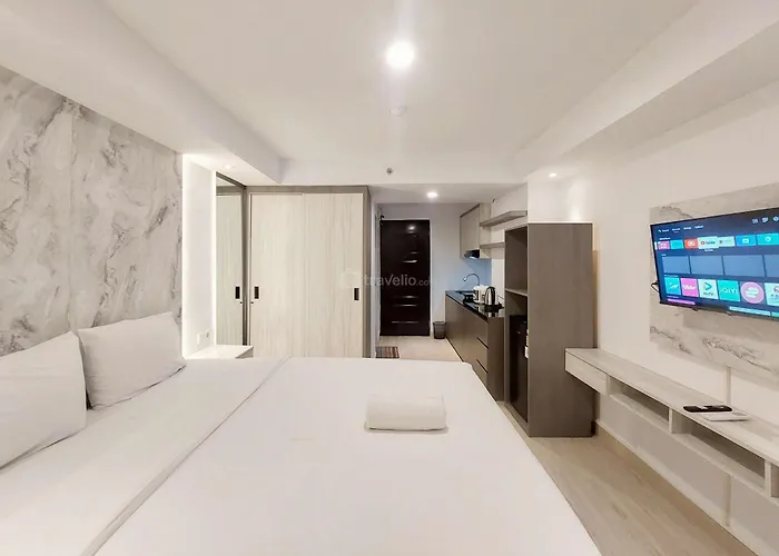 Simply Look Studio Apartment At Mansyur Residence By Travelio